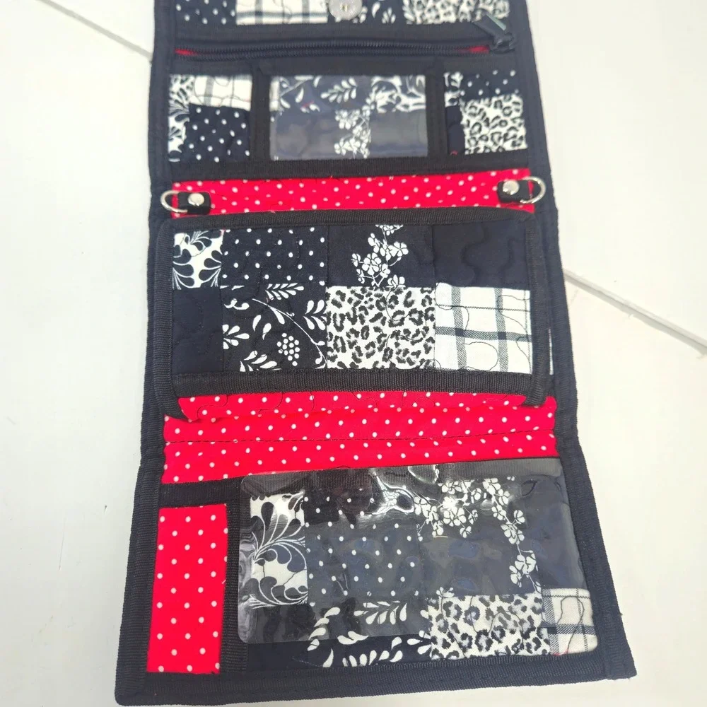 Donna Sharp Quilted Patchwork Wallet Black White Red Snap Close Organizer Clutch